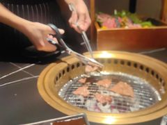 -山川小町·极番烧肉(新地假日广场店)