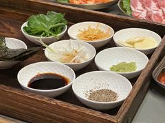 -围炉肉舍•炭烤活鳗•丹东海鲜烤肉(步行街店)