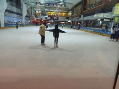 -正佳冰河湾真冰滑冰场