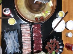 -果松木炭酸菜铜火锅·外婆参鸡汤