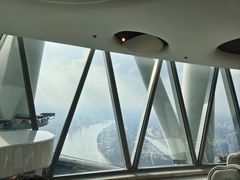 -广州塔卢特斯法国旋转餐厅