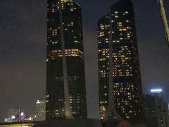 -南京眼步行桥