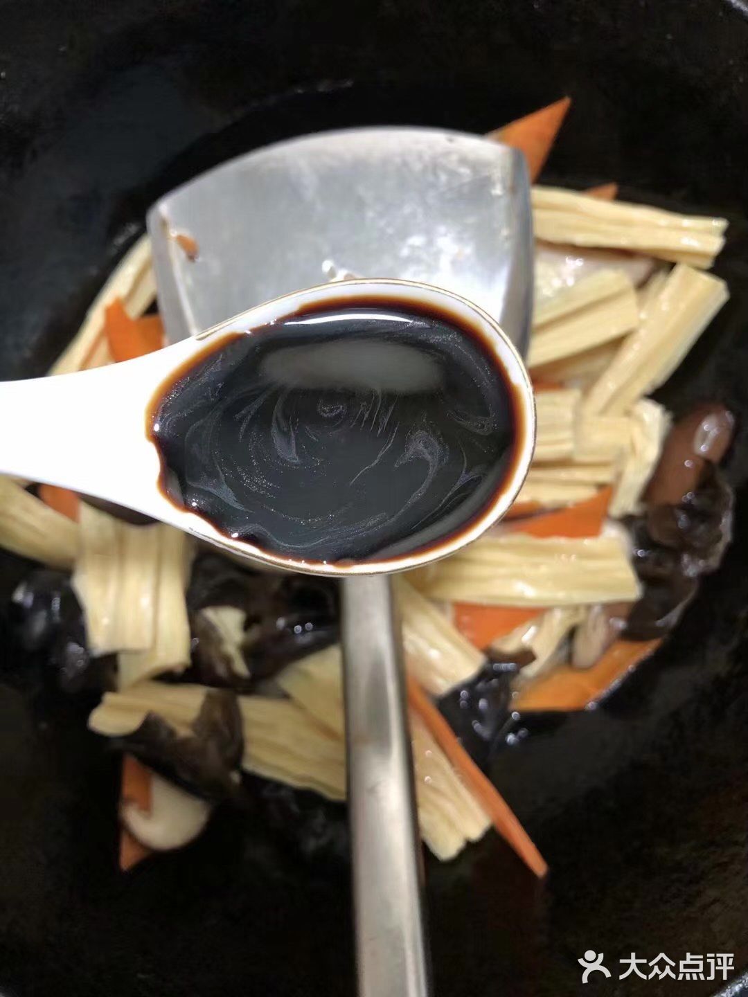 香菇炒腐竹，超下饭呦