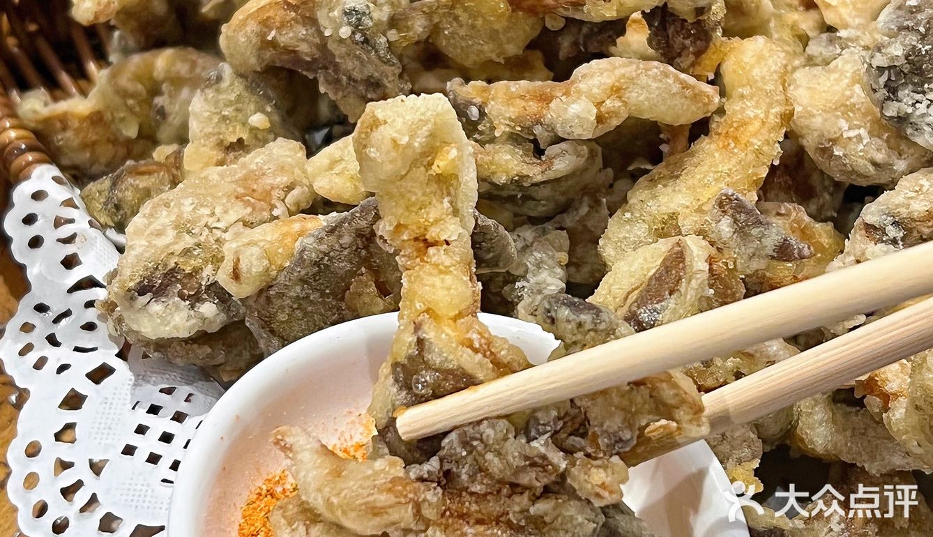 在青岛你永远可以相信学校旁边人均30的平价炒菜饭店！