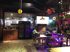 大堂-何师烧烤·香辣蟹·川菜·30年老品牌(太古里旗舰店)