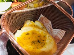餐前面包-IL Forno 意坊·意大利餐厅(花园店)
