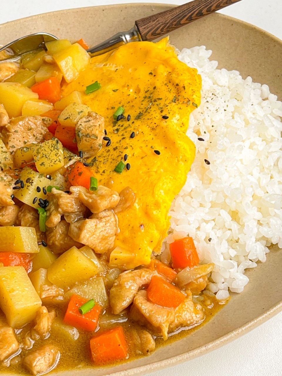 咖喱鸡肉饭真是百吃不腻!