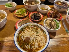 -矮子粉店1985·长沙米粉(湘春路店)