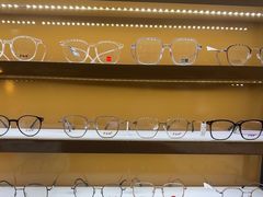 -罗伯特眼镜·蔡司官方授权(罗湖国贸店)