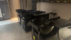 -尚逸国际护肤造型