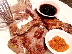 煎西冷、牛仔骨-广州中心皇冠假日酒店-环市食坊·海鲜自助餐厅