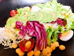 牛油果色拉-YUE·6·西式融合餐厅(外滩六号店)