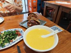 -老天桥酱肉烧饼夹肘子(天桥店)