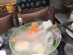 -得意咚瓜·顺德鱼生·冬瓜火锅(深圳首店)