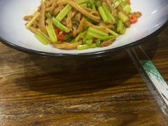 -老唐三下锅 ·张家界地标美食(溪布街店)