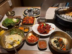 -草家酱蟹炭火烤肉店(珲春南路一店)