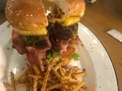 27&nbsp;牛肉汉堡-HELLO 27 意面·沙拉·帕尼尼