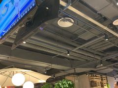 大堂-日进一片海.生腌海鲜火锅.宵夜烧烤(三里屯总店)