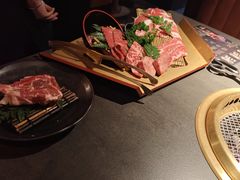 -铭牛烧肉·和牛海鲜自助(高新月牙湖店)