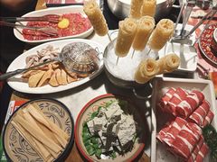 -尚尚仙·酸汤猪手·猪肚鸡火锅(华联万柳购物中心店)