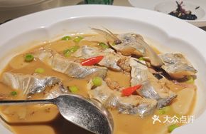 Braised Silver Pomfret with Rice Cakes