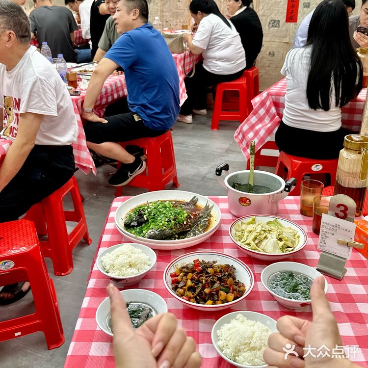 人均30+下饭菜！果然好吃的还得是这种小破馆