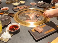 -铭牛烧肉·和牛海鲜自助(高新月牙湖店)