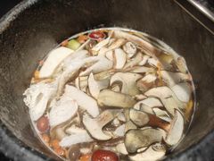 -芸山季·云南山珍菌火锅(人民广场来福士店)