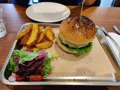 招牌牛肉汉堡-UPPER KITCHEN(延安路店)