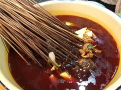 -拈签一笑黄牛肉辣卤串串