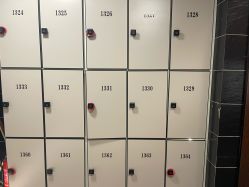 -威思丽高温瑜伽会馆