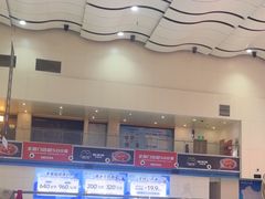 -冰纷万象滑冰场(赣州华润万象城店)