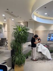 -SUNLON秀隆时尚烫染定制沙龙