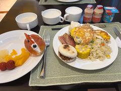 -西安唐隆国际酒店(大雁塔大唐不夜城店)