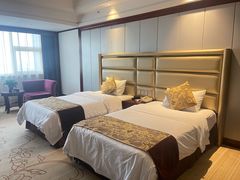 -金孔雀温泉旅游度假村