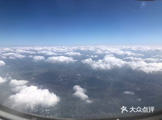 公共交通只有磁悬浮，单程18块钱，有点小贵啊