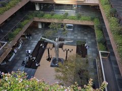 -瑞虹新天地月亮湾