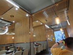 大堂-围炉肉舍•炭烤活鳗•丹东海鲜烤肉(步行街店)