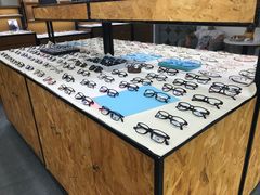 -罗伯特眼镜·蔡司官方授权(罗湖国贸店)