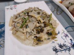 春芛炒酸菜-来客家食府 · 福建客家菜