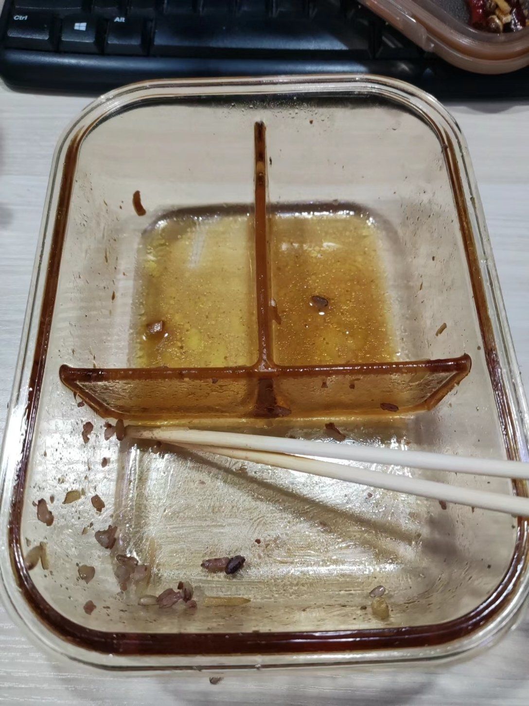 玻璃饭盒,很沉重,有同款吗?