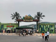 -蓝精灵乐园·世茂精灵之城主题乐园
