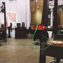 -Hair Co.一间沙龙