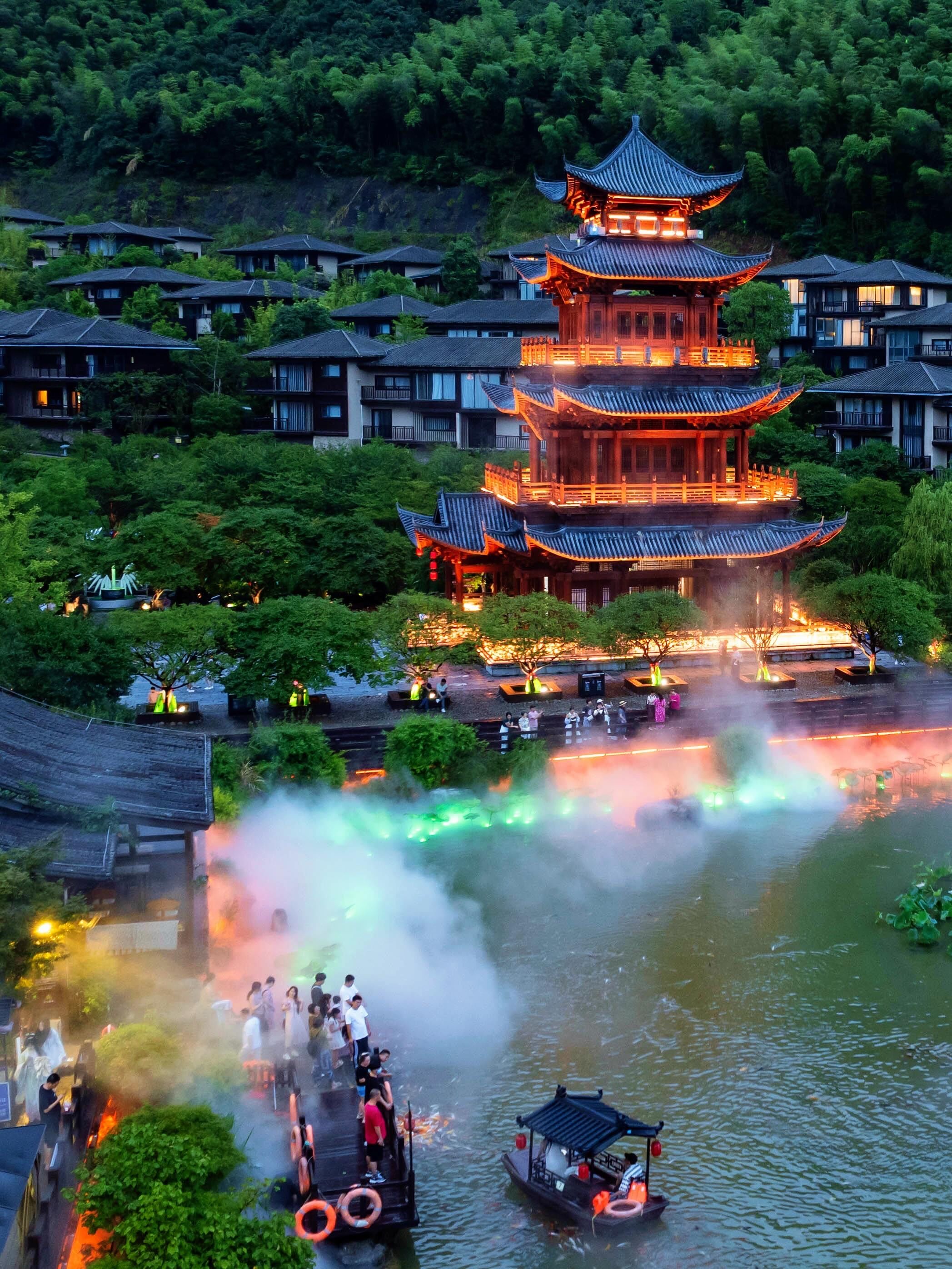 高铁直达75周末就来这个避世千与千寻古镇