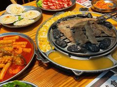 -青瓦炭韩潮烤肉(花园道店)