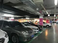 -龙湖天街-停车场