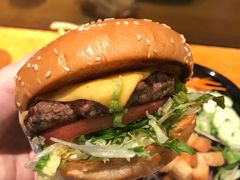 -The Habit Burger Grill 哈比特汉堡(复兴soho店)