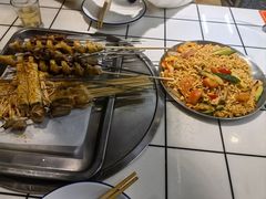 -喜悦小串丹东小黄牛海鲜烧烤大排档(民主广场店)