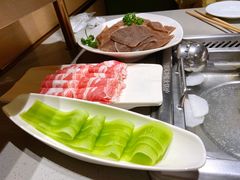 -海底捞火锅(曹安公路店)