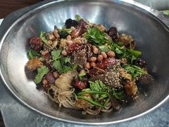 -愉肴麻辣香锅(中山路店)